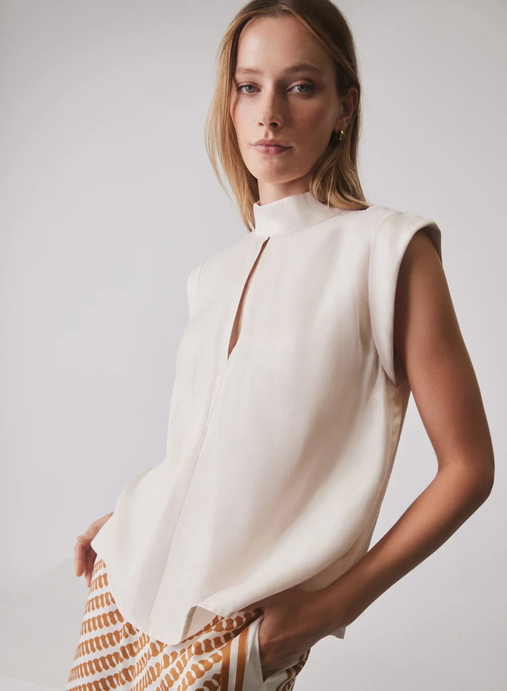 Esmaee Compass Top | Creme