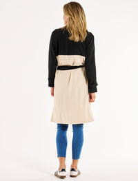 Betty Basics Splice Trench Coat | Black/Ivory
