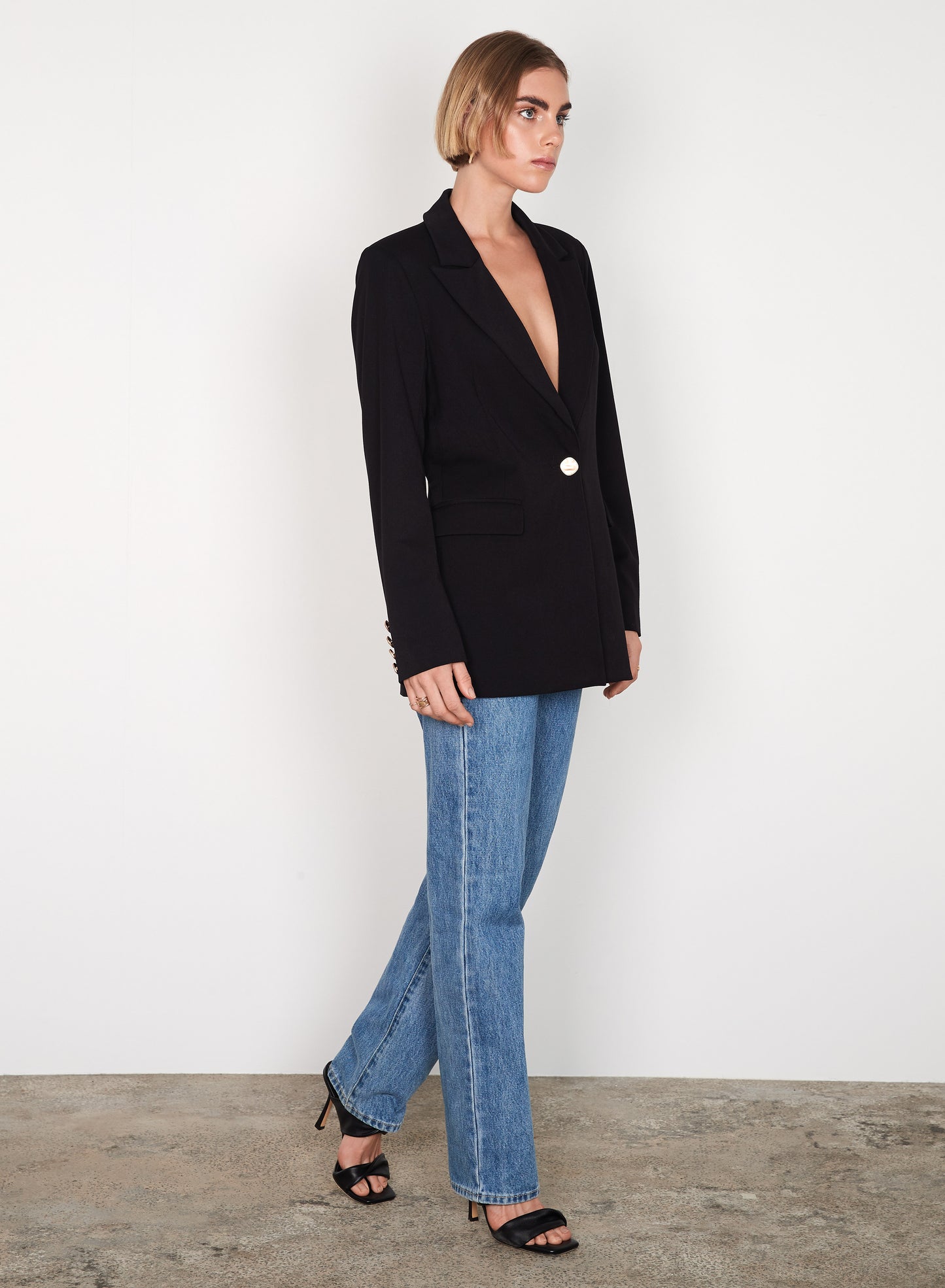 Esmaee Canvas Blazer | Black