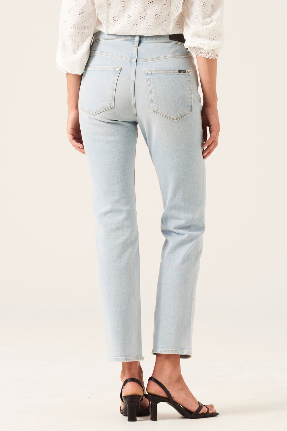Garcia Luisa Straight Jeans | Bleach Blue