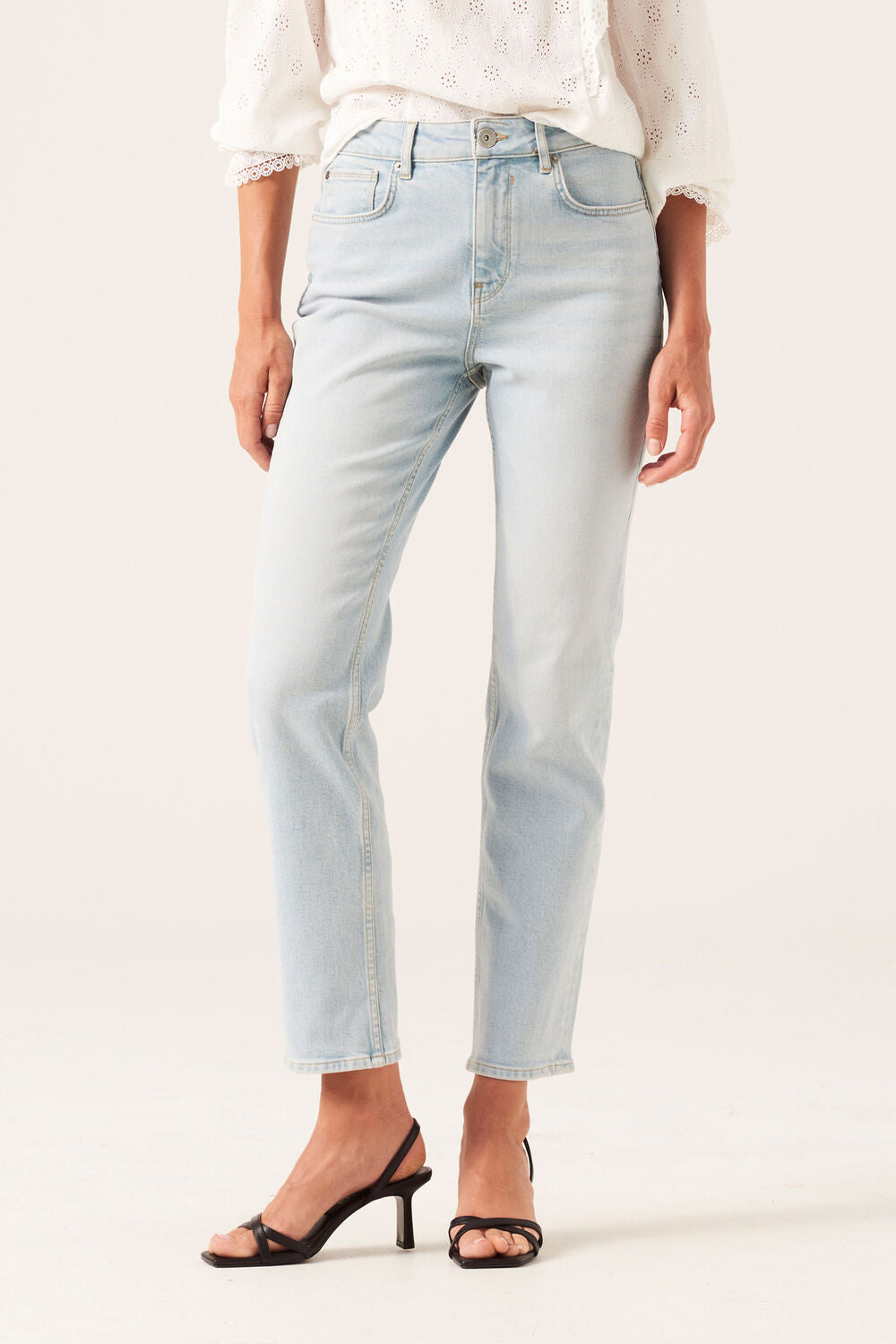 Garcia Luisa Straight Jeans | Bleach Blue