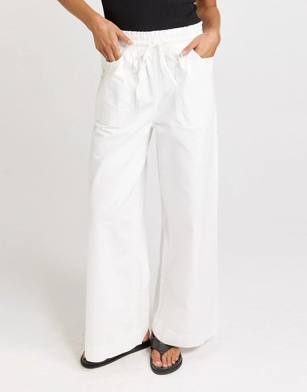 Betty Basics | Saffra Relax Leg Jean