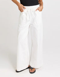 Betty Basics | Saffra Relax Leg Jean