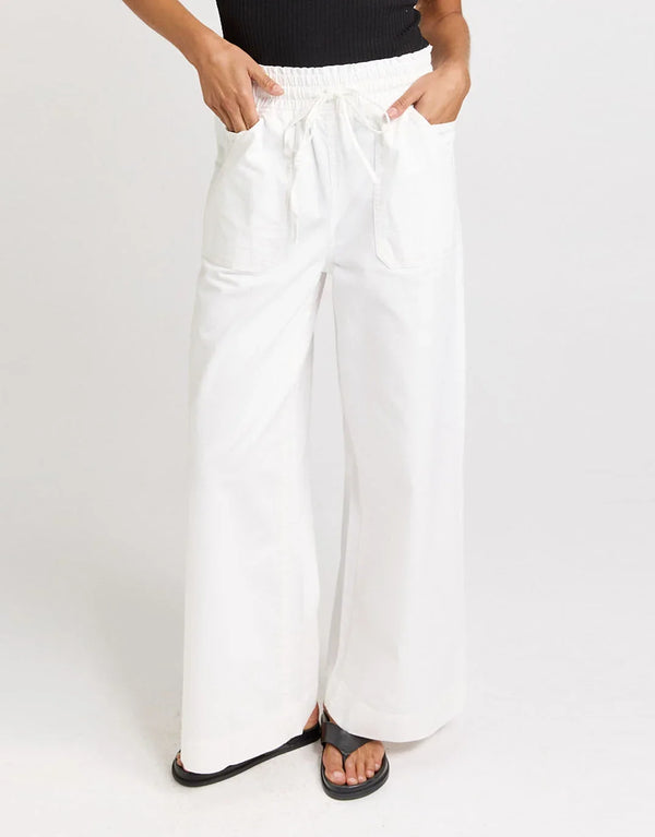 Betty Basics | Saffra Relax Leg Jean