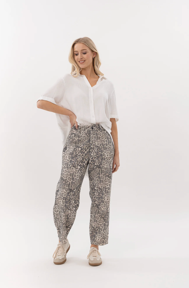 Mi Moso | Leopard Barrel Jean