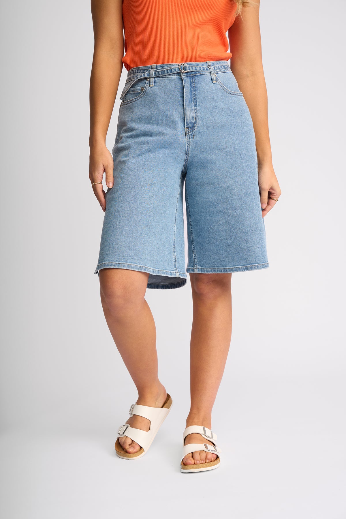 Knewe | Zuri Short
