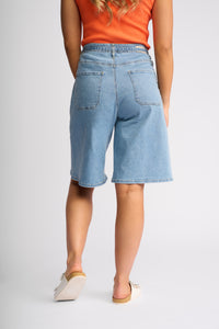 Knewe | Zuri Short
