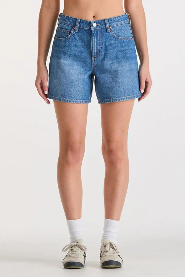 Lee | Mid Straight Shorts