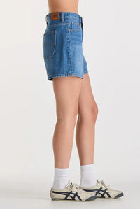 Lee | Mid Straight Shorts