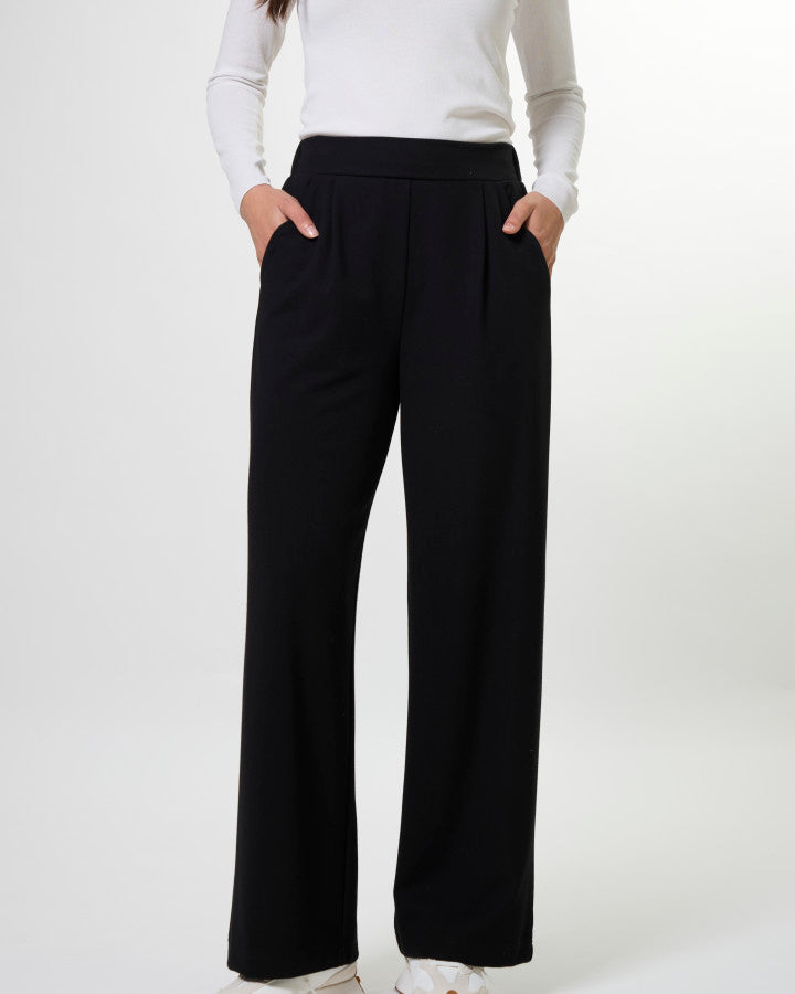 Stella + Gemma | Ria Pant